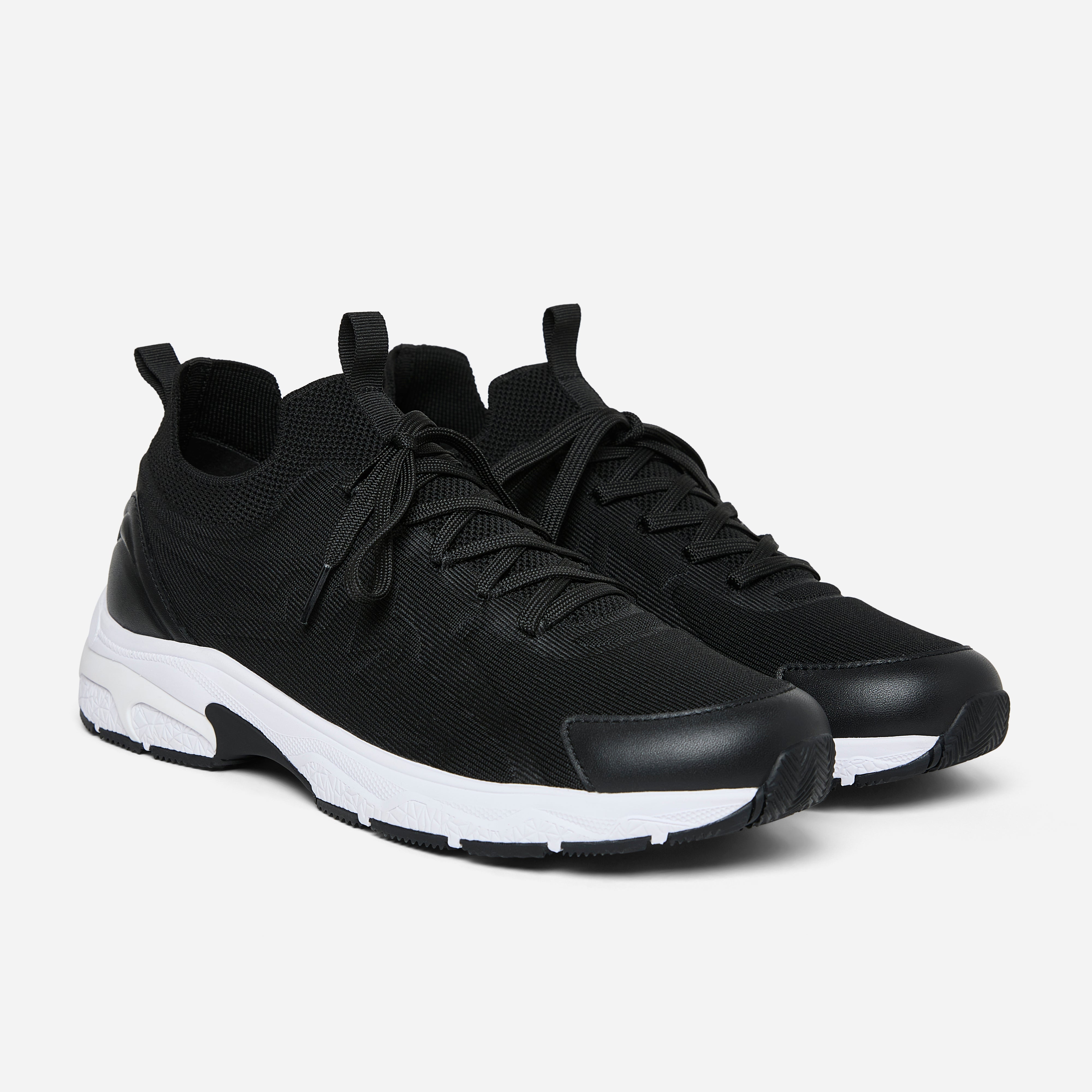 The Awakening Sneaker Black/Knit