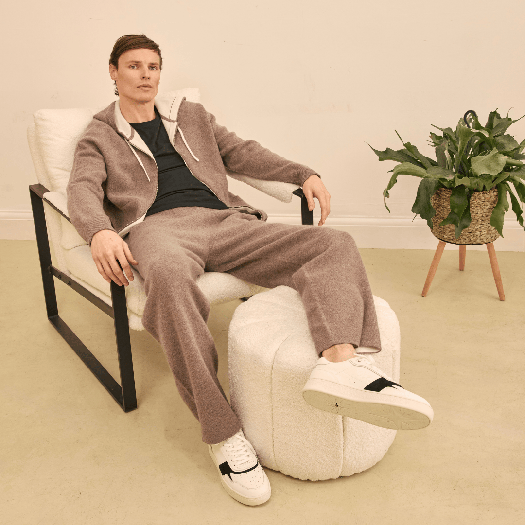 Orgonite Manifest Sneaker White/Black/Red/Leather