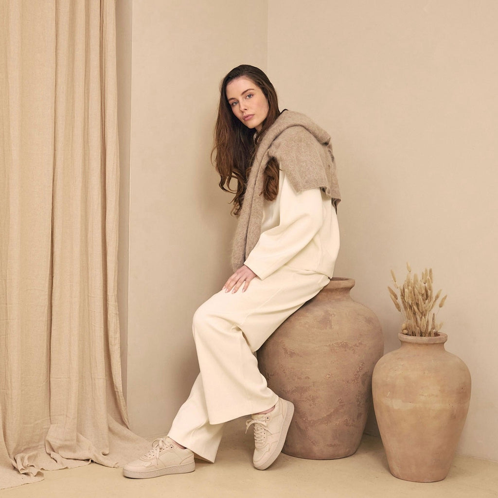 Orgonite Manifest Sneaker - Oatmilk/Leather - Ladies
