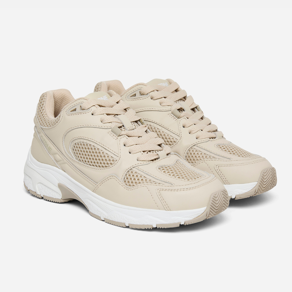 The Abundance Sneaker Oatmilk/Leather Ladies