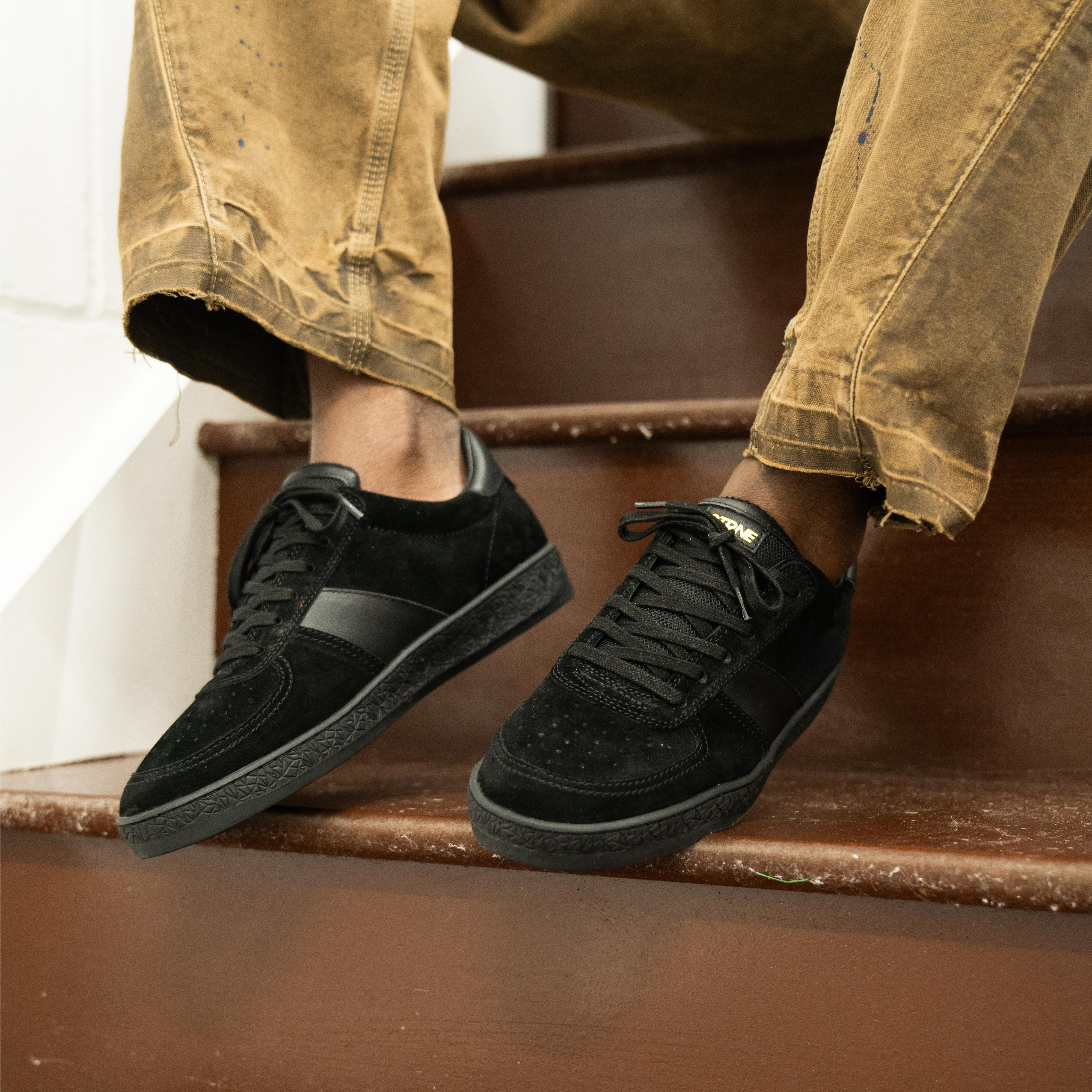 Geode Manifest Sneaker in Black/Black/Suede