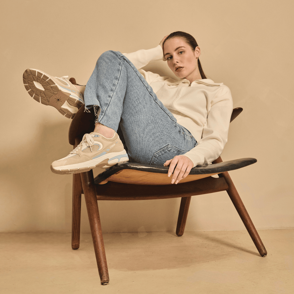 The Abundance Sneaker Oatmilk/Sterling Blue/Leather Ladies