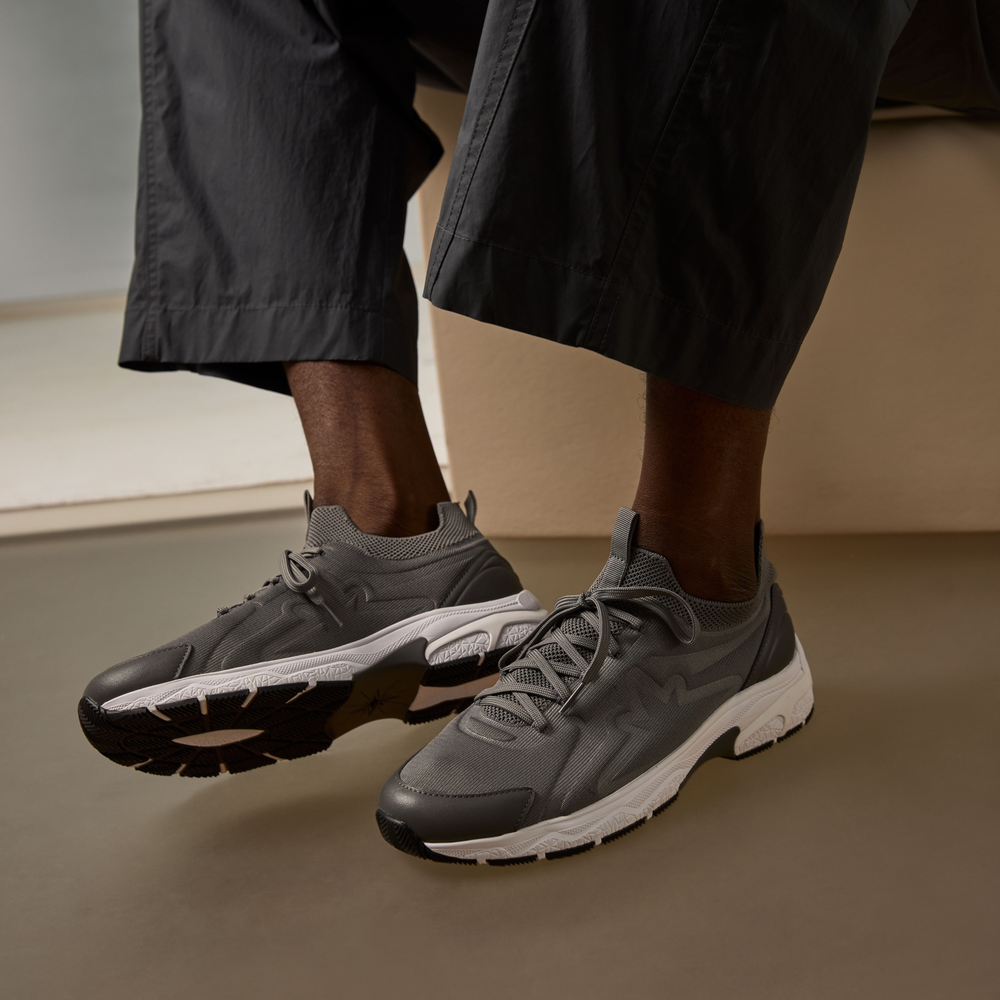 The Awakening Sneaker Grey/Knit